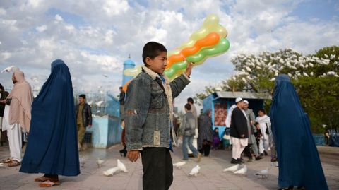 Vendiendo globos en Afghanistn