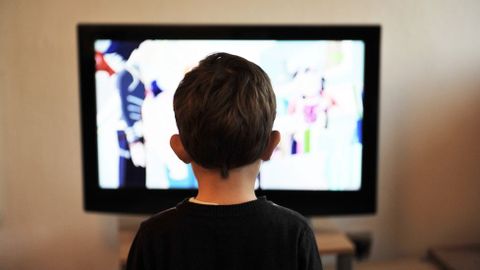 Tener la televisión encendida será un motivo de distracción seguro para los estudiantes