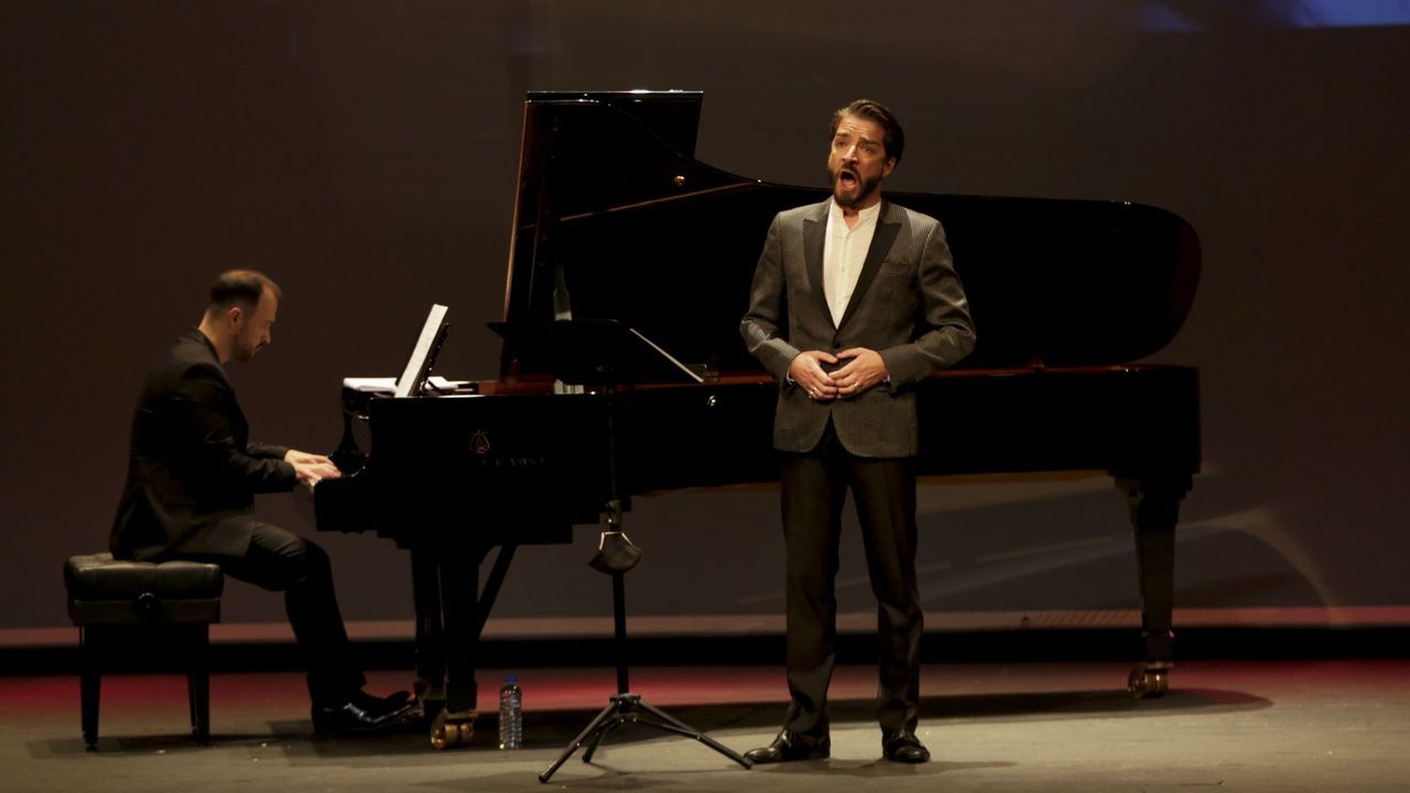 El bartono Borja Quiza acta en Vilalba