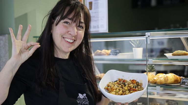 Una receta «de siempre», con un toque actual: garbanzos salteados con tofu gallego y pimentón ahumado
