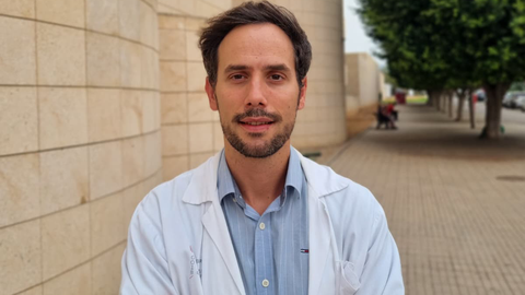 Roi Ribera es especialista en medicina digestiva en el hospital balear de Son Ll�tzer.