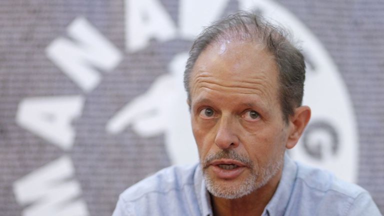 El escritor Bernard Minier