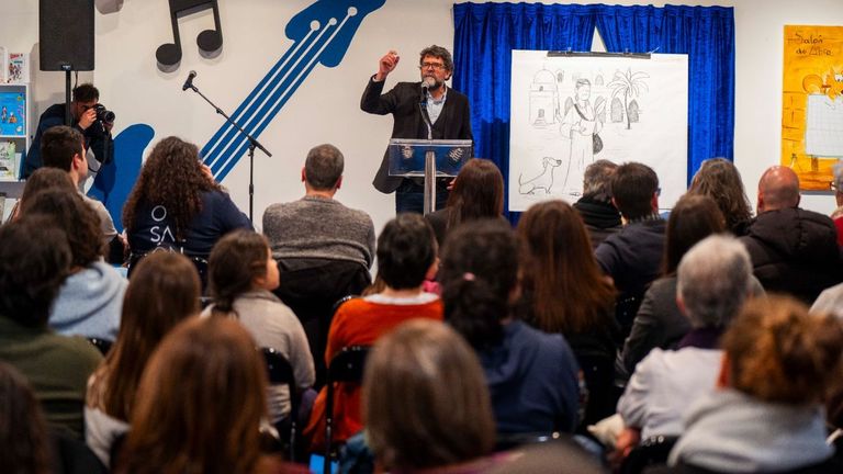 Multitudinaria e sentida homenaxe a Charli no Salón do Libro de Pontevedra