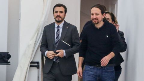El ministro de Consumo, Alberto Garzn, y el vicepresidente segundo del Gobierno y ministro de Derechos Sociales, Pablo Iglesias