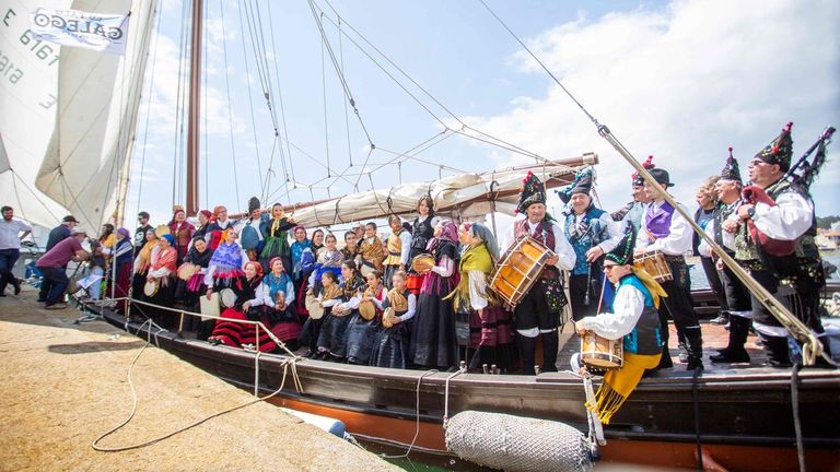 Gaitas, cultura e orgullo polas Letras Galegas