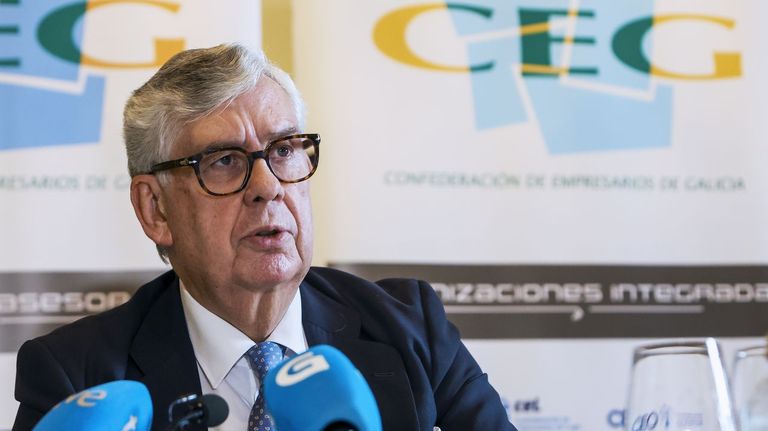 La patronal gallega rechaza el «intervencionismo del Gobierno» y alaba a la Xunta