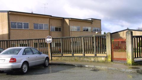 Exterior del colegio de Guitiriz