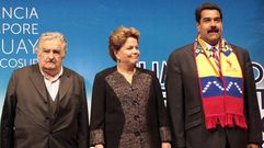 Rousseff, entre Maduro y Mujica en un acto en Montevideo en el ao 2013.
