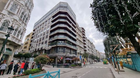 Edificio en la plaza de Compostela, en el mismo lugar que estuvo el edificio Ferrer