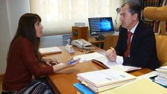 La indemnizada con su abogado