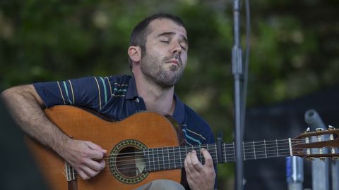 Concierto del grupo Caldo en el parque de Bonaval