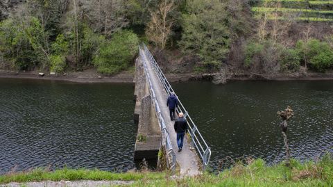 La actual pasarela mide 64 metros de longitud y la nueva alcanzará los 130