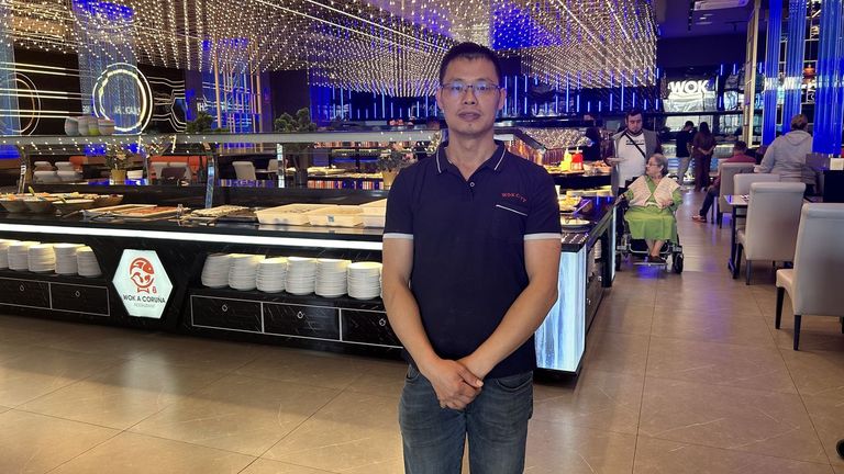 Ángel Zhang, encargado de Wok City.