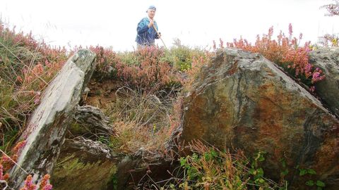 Restos de un tmulo megaltico en la necrpolis prehistrica del monte de Santa Maria
