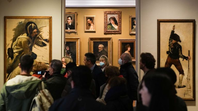 Recuperado el cuadro de Sorolla desaparecido en el centro de Sevilla: «Lo cogí porque me gustó el marco»