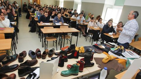En la imagen, un taller sobre calzado en Diseo Industrial, una de las pocas titulaciones del campus que logran cubrir todas sus plazas curso tras curso