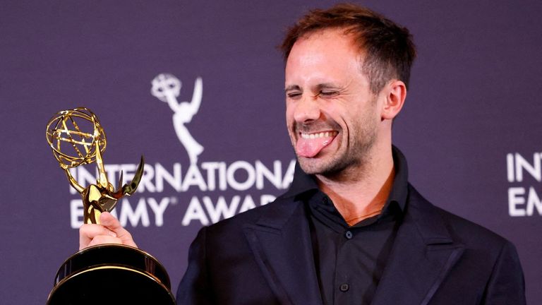 España conquista dos Emmy Internacionales, entre ellos el de mejor actor para Oriol Pla