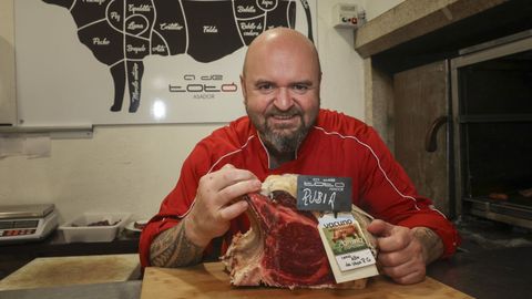 Totó Caamaño en su cocina.