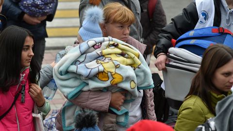 Civiles evacuados de Jersn, a su llegada a la pennsula de Crimea
