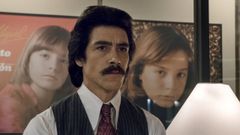 El actor scar Jaenada en una imagen promocional de la serie de Netflix sobre Luis Miguel