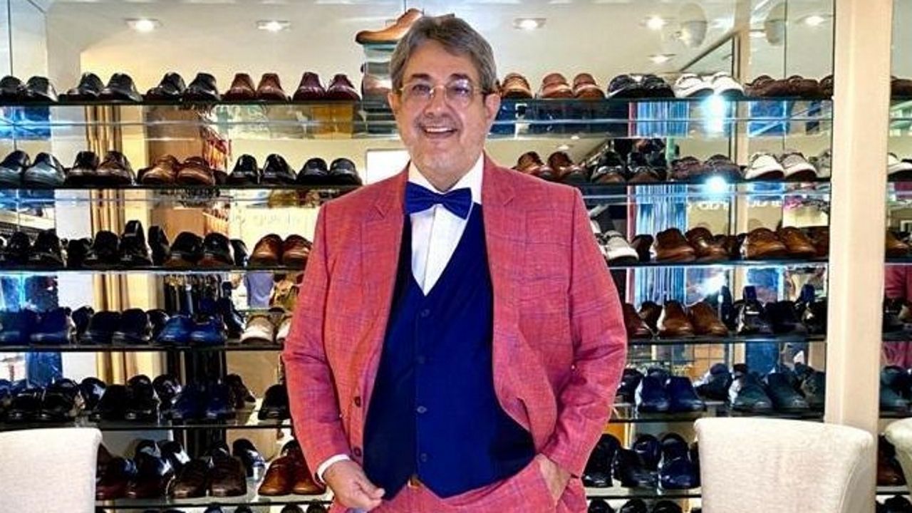 Avin de Air Europa realiza un aterrizaje de emergencia en Brasil tras fuertes turbulencias.Arturo y Vctor Salano estn detrs de A Lareira, el nuevo local hostelero que hace esquina en la plaza de San Clemente. Padre e hijo han diseado juntos una carta especializada en carnes y cada detalle del establecimiento, al que quieren imprimir un ambiente familiar. Estamos abiertos a sugerencias, a aprender y crecer.