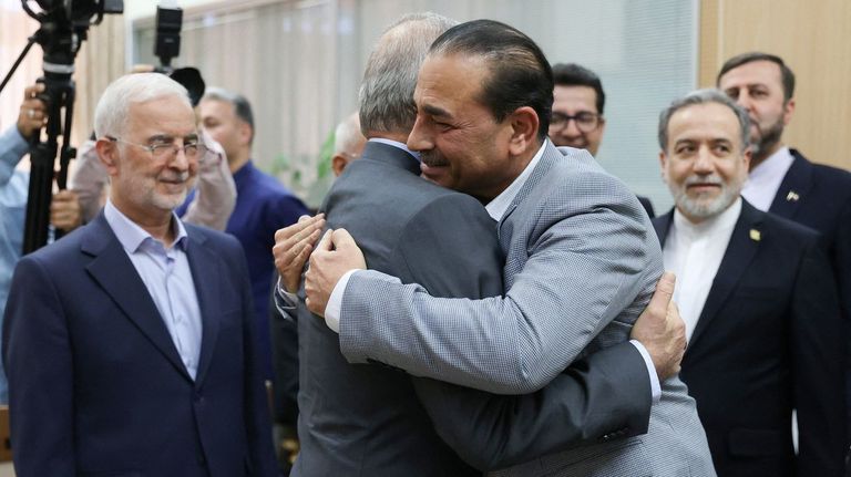 EE.UU. e Irán ven posible un acuerdo en días pese a que la tregua sigue en vilo