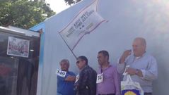 Campa�a de �Vivamos como galegos� en la Alameda compostelana
