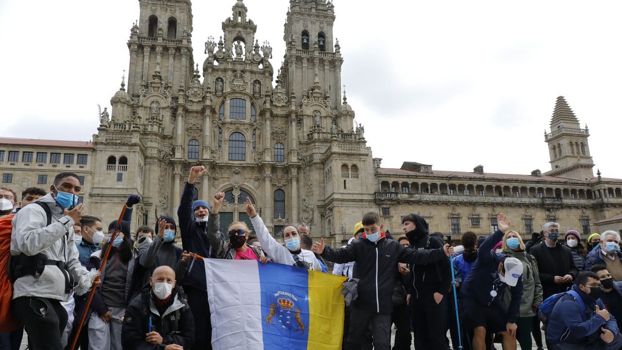 Jenner y Sergio, tras completar al cuarta etapa del reto entre Pontevedra y A Barosa