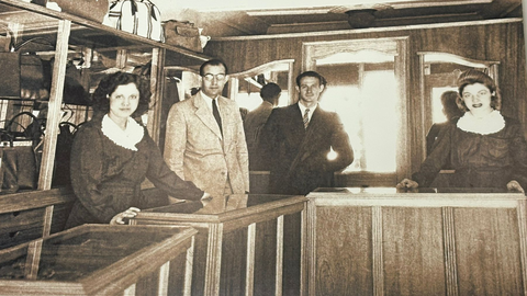 La tienda gijonesa El Caballo, en 1941