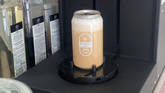 Caf� en lata en la cafeter�a D�Alves, Gij�n