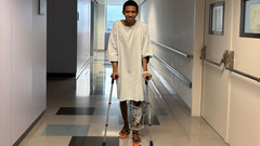 Princio, tras ser operado en el HUCA