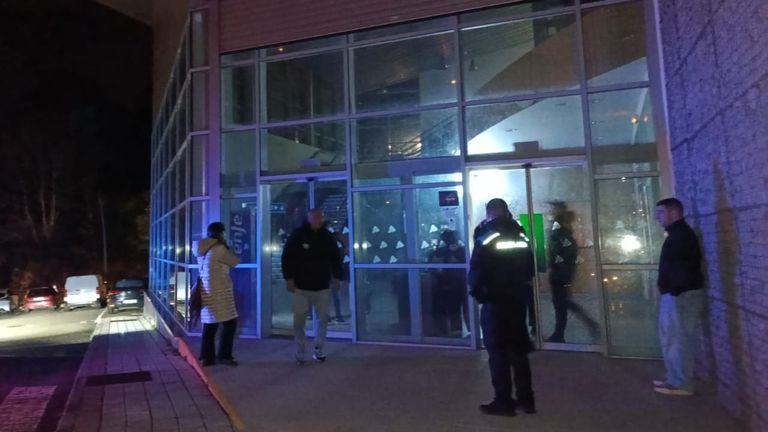 La Policía Local libera con una pata de cabra a cinco pasajeros en Redondela