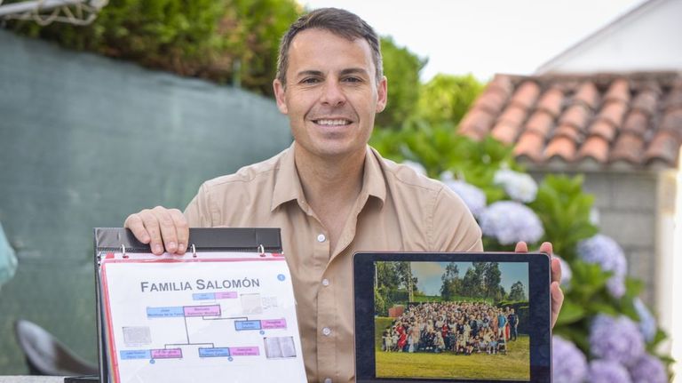 Un año investigando 300 partidas para unir a 180 parientes que no se conocían