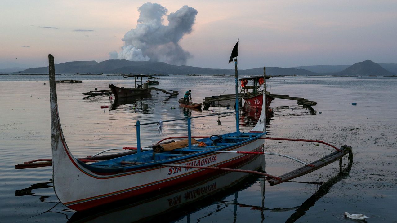 La visin del coronavirus de un asturiano en Shanghi.Javier Zearra mientras trabaja como chef