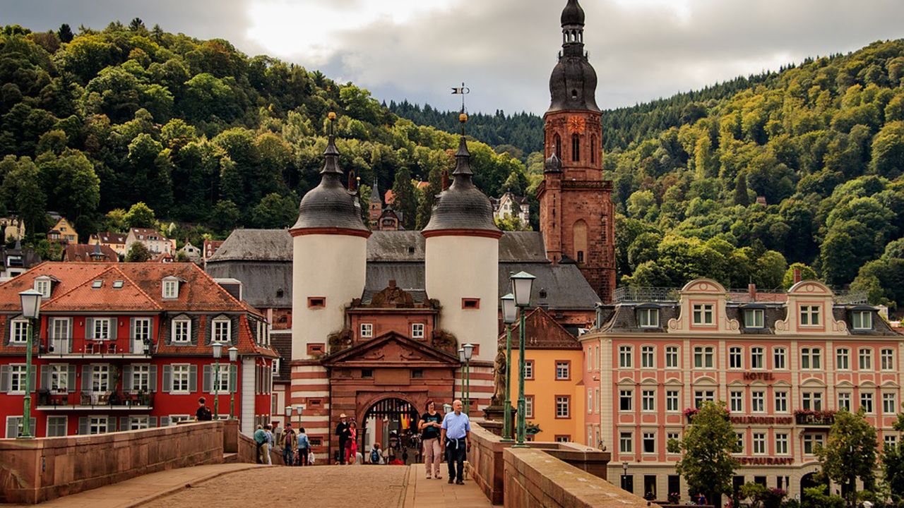 Puente Viejo (Alte Br�cke) en Heidelberg, ciudad donde reside Juan Nespral