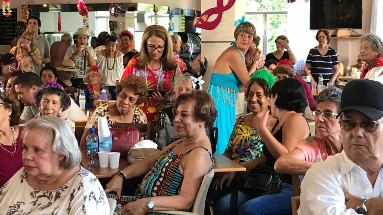 En la residencia Santiago Ap�stol de R�o de Janeiro, los mayores pueden practicar numerosas actividades