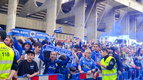 Recibimiento al Real Oviedo en la previa del partido contra el Villarreal