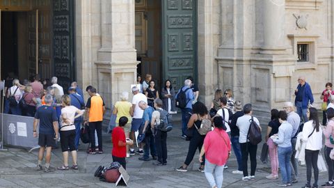 Colas para entrar en la Catedral de Santiago, el pasado 25 de julio