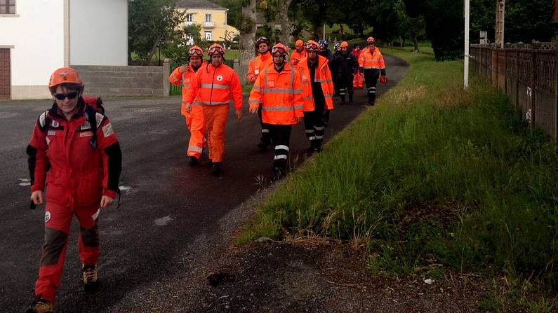 Los ni�os, disfrutando de las piscinas del Aquapark cercedense en la fiesta de clausura de Ecovoz celebrada el a�o pasado. 