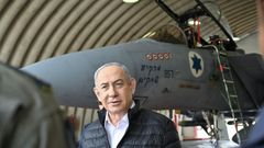 Benjamín Netanyahu visitó este jueves la base aérea de Tel Nof, en Rehovot