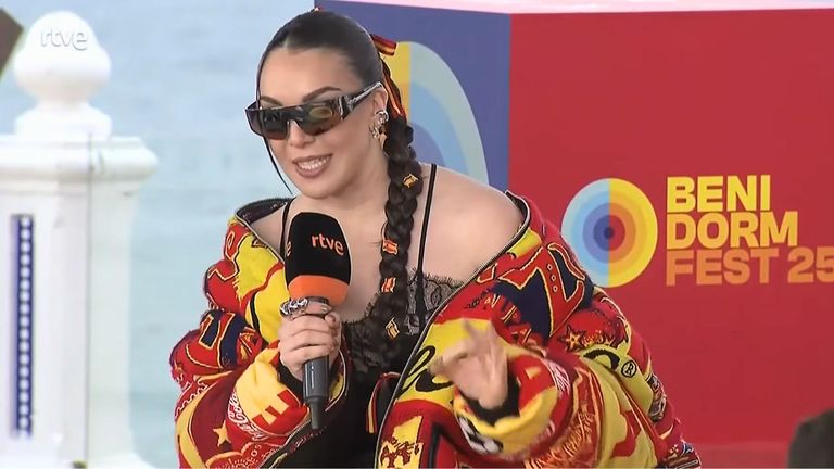 Inés Hernand en la rueda de prensa del Benidorm Fest 25