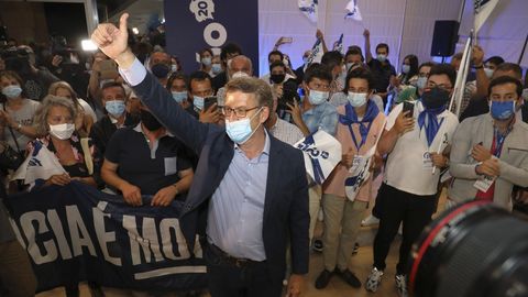 El presidente del Partido Popular, Alberto Núñez Feijoo, tras valorar el resultado de las elecciones gallegas.