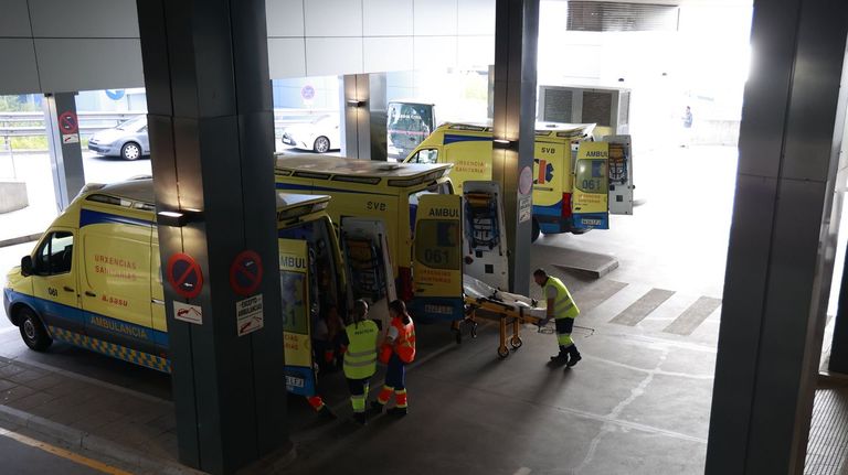 Uno de los tres brigadistas quemados en el incendio de Oímbra recibe el alta médica en el Chuac