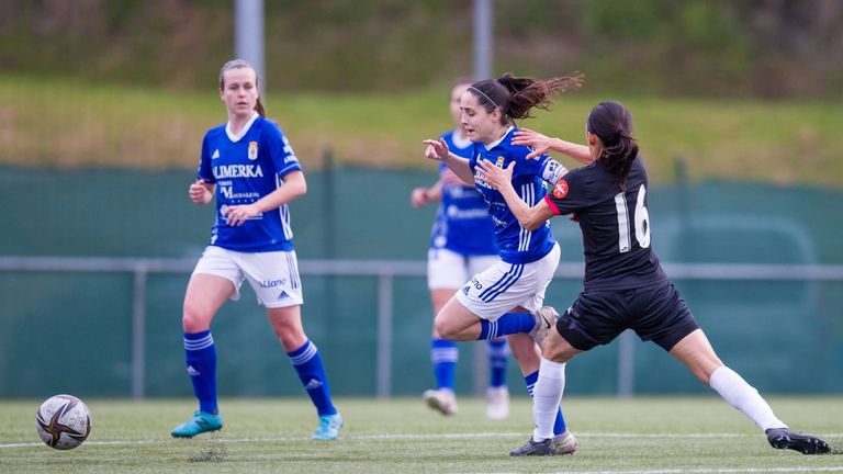 Isina, durante una acción del partido