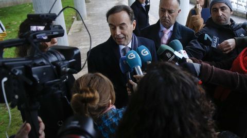 El abogado Pérez Lama responde a los medios a la llegada a la quinta jornada del juicio
