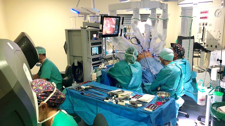 El Sergas solo opera con Da Vinci a los pacientes de Povisa cuando piden una segunda opinión