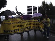 Los preferentistas salen de la plaza de Espa�a de Vigo en su �ltima manifestaci�n 