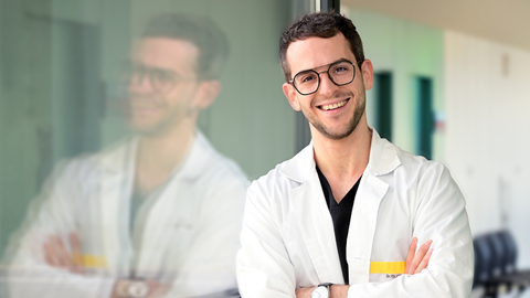 El doctor José Manuel Felices es el radiólogo más conocido de las redes