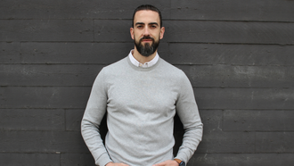 Omar Linares es catedr&aacute;tico de Filosof&iacute;a.