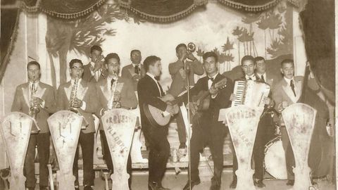 Orquesta Yllobre de Ares en el ao 1959, durante las fiestas de San Roque